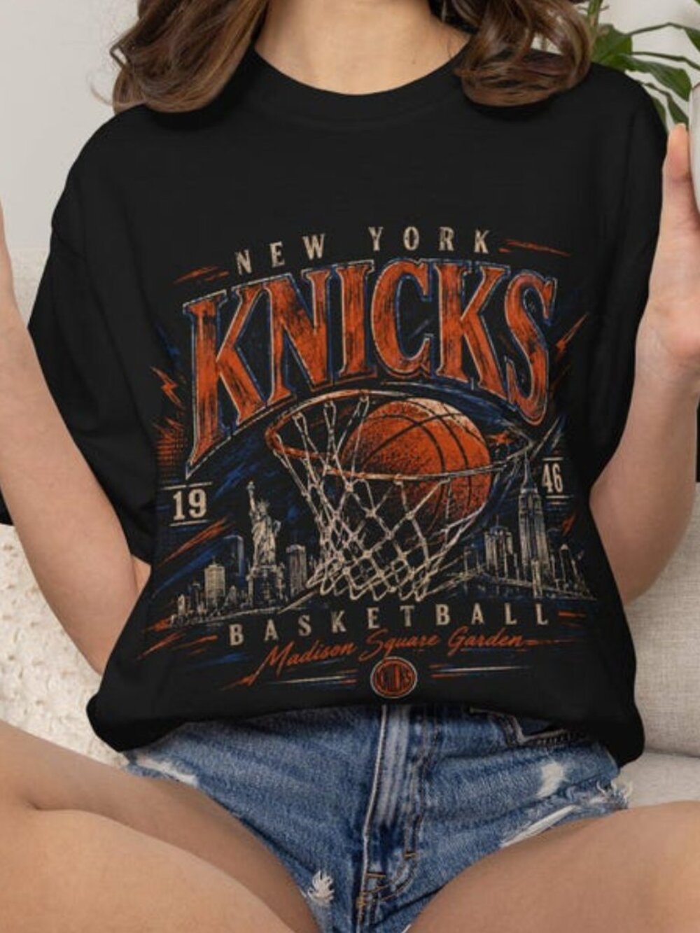 New York Knicks Vintage Graphic Basketball T-shirt